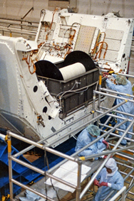 In fase di installazione si vede il rocchetto del cavo, cuore del verricello