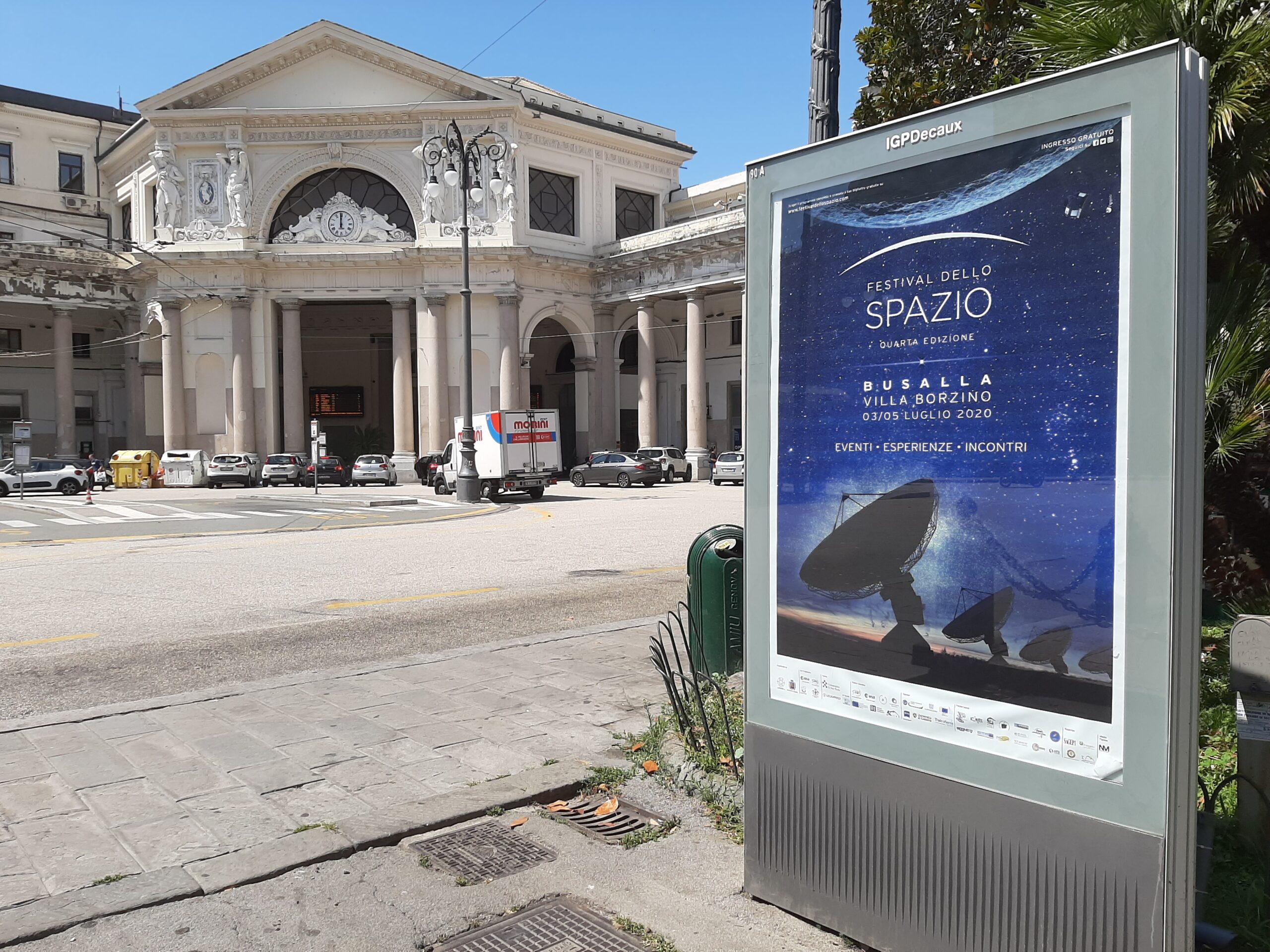 Locandina alla Stazione Principe